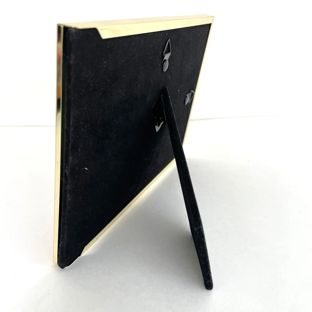 Vintage Red Enamel Gold Tone Bow Picture Frame 4x6 Landscape Tabletop Wall Decor
